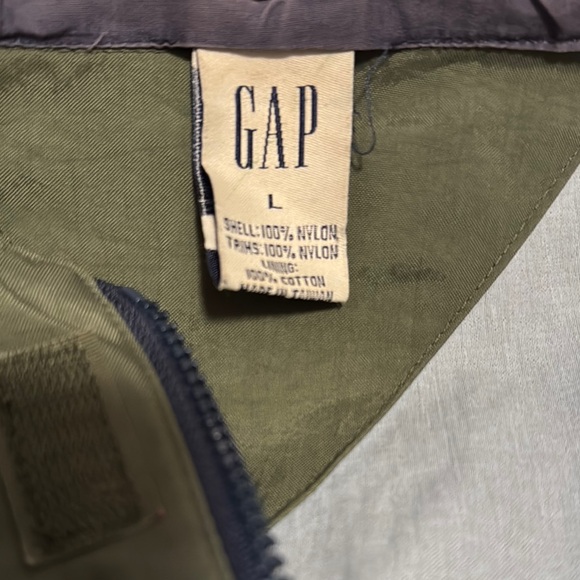 Gap Vintage Nylon Windbreaker with Hood and Relaxed Fit - Picture 3 of 3